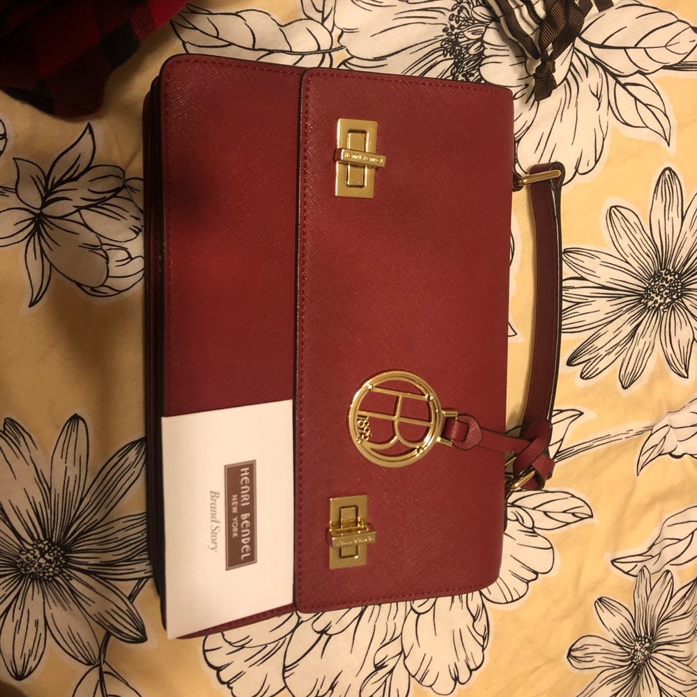 Henri Bendel purse